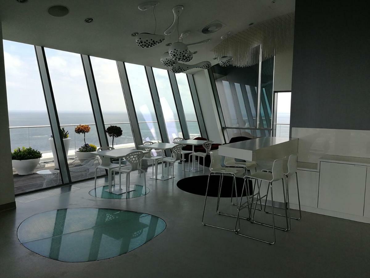 Sea Towers Apartment *